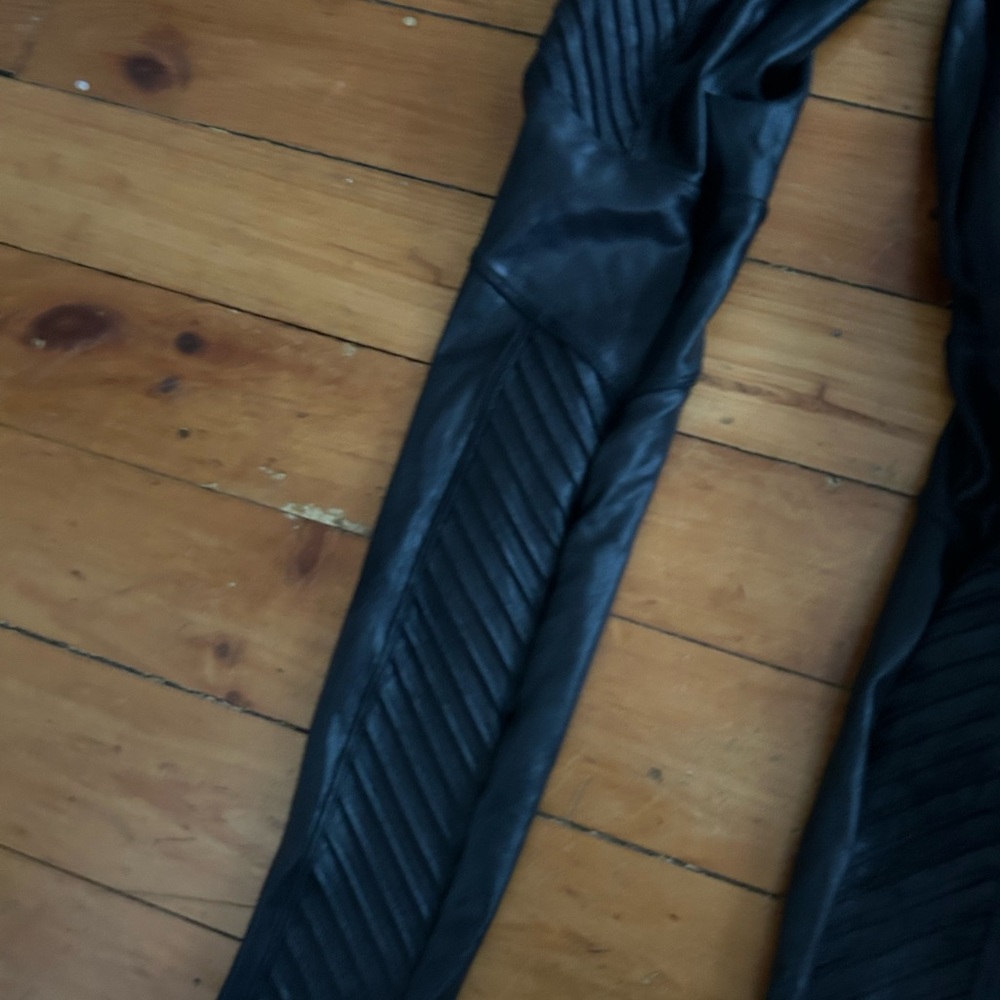 Sold - Picture 3 of 7